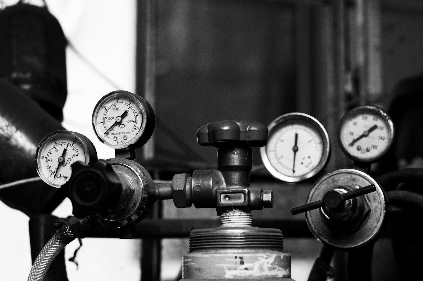 Pressure gauges and regulators mounted on a process manifold